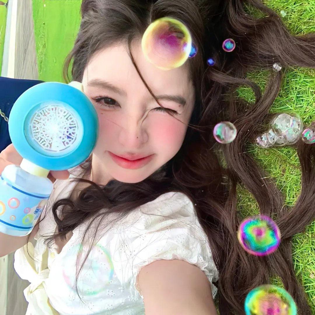 在上帝赐予的土地上游玩海报